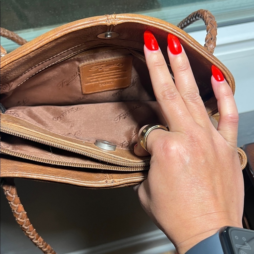 Elegant Genuine Leather Fossil Shoulder Bag - Picture 8 of 10